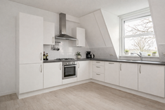 Moderne keuken met minimalistische inrichting.png